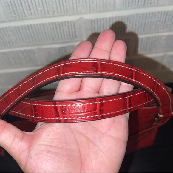 🆕FOSSIL Red Crocodile-Embossed Leather Handbag